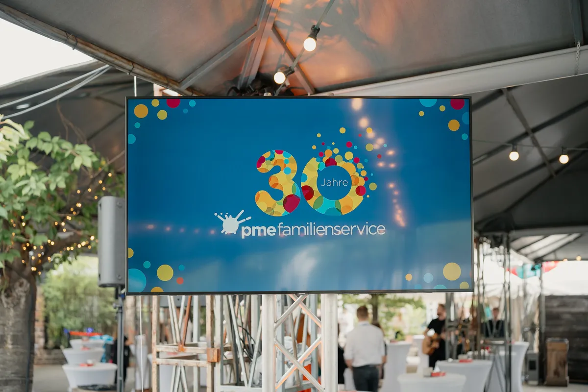 Sommerfest mit Music4Friends: Fröhliche Feier, Musik und Gemeinschaft im Freien.